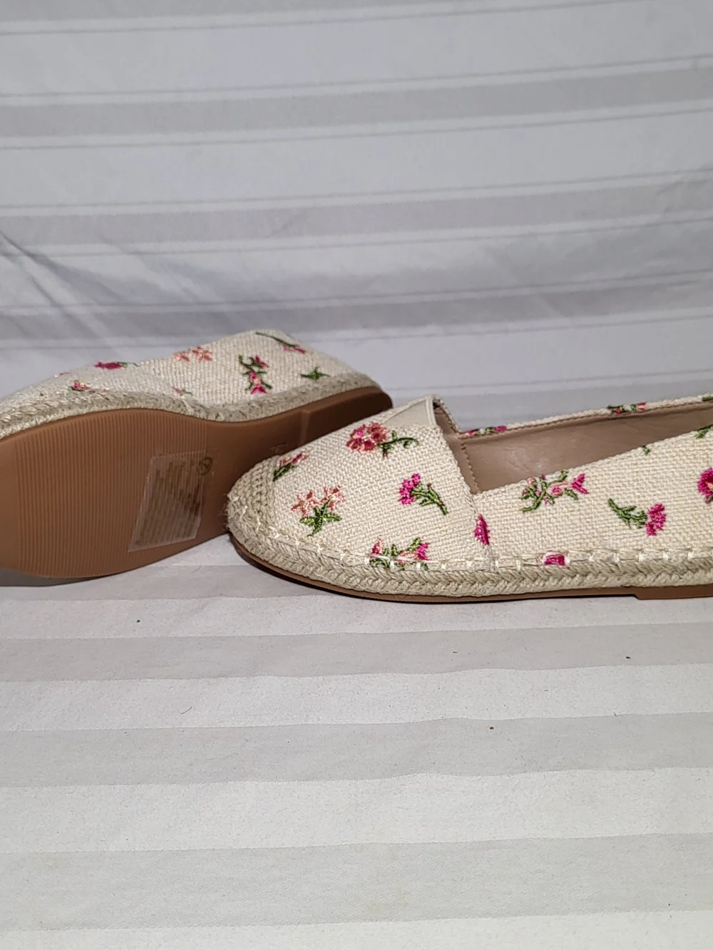 Lucky Top Cream Kids Moccasins with Pink Floral Embroidery